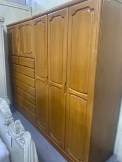 Closet cabinet