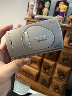 Digicam: OLYMPUS D-520 ZOOM w/ Smartmedia card