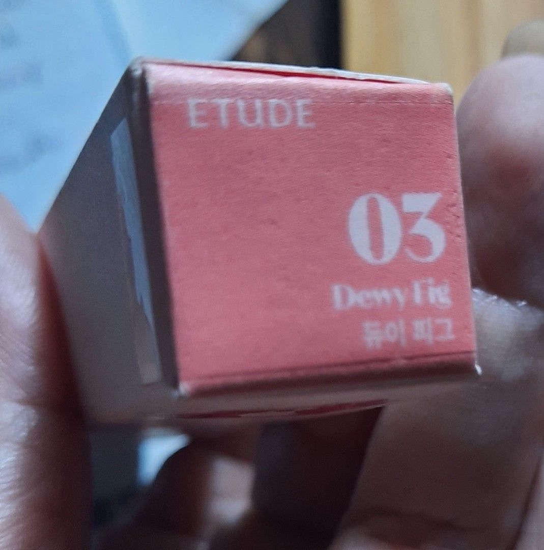 Etude Glow Tint (Category: Makeup) located in Makati City. Submitted by fiestypam (Listing ID 1300770589, Image 3). Description: Brand new. One of the many items given to me by a friend from her travel stashes in Korea and Japan..