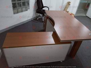 executive table with side cabinets and full out drawer / office partition / office table / office furniture