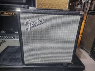 Fender rumble 15 bass amp