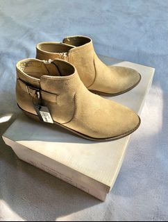 FOREVER 21 Suede Ankle Boots