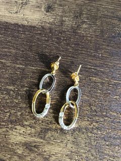 Fashion jewelry, dangling earrings