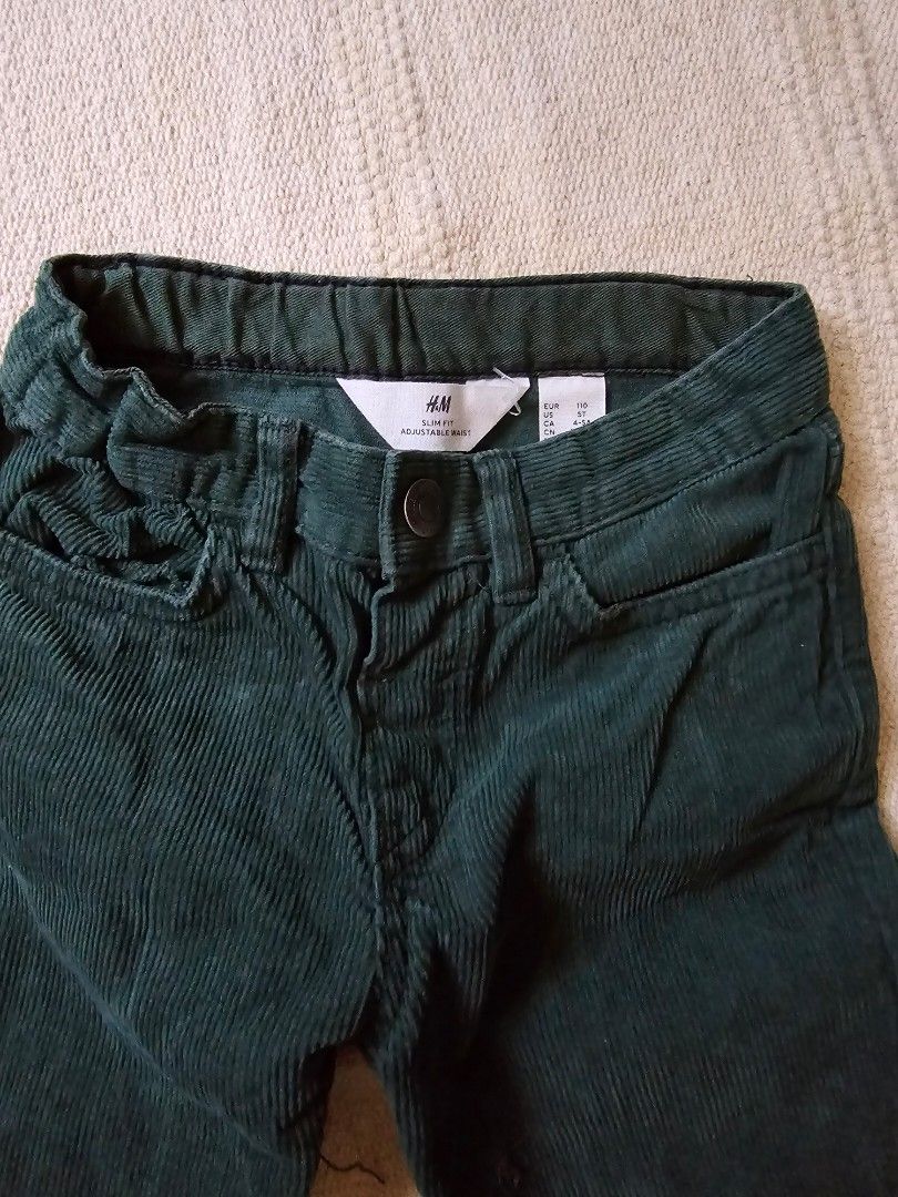 H&M green corduroy pants (Category: Babies & Kids Fashion) located in Makati City. Submitted by shopcaio.ph (Listing ID 1300724740, Image 2). Description: size: 110 green corduroy pants (slim fit).