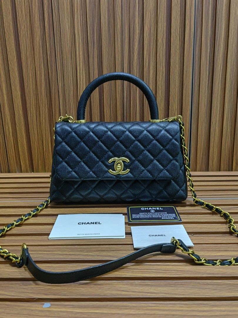 Japan preloved CC tophandle (Category: Luxury Bags & Wallets) located in Cebu City. Submitted by esrpreloved (Listing ID 1300764320, Image 1). Description: Japan Source Genuine Caviar leather and Specs ‼️ Quality GUARANTEED 💯 CODED.