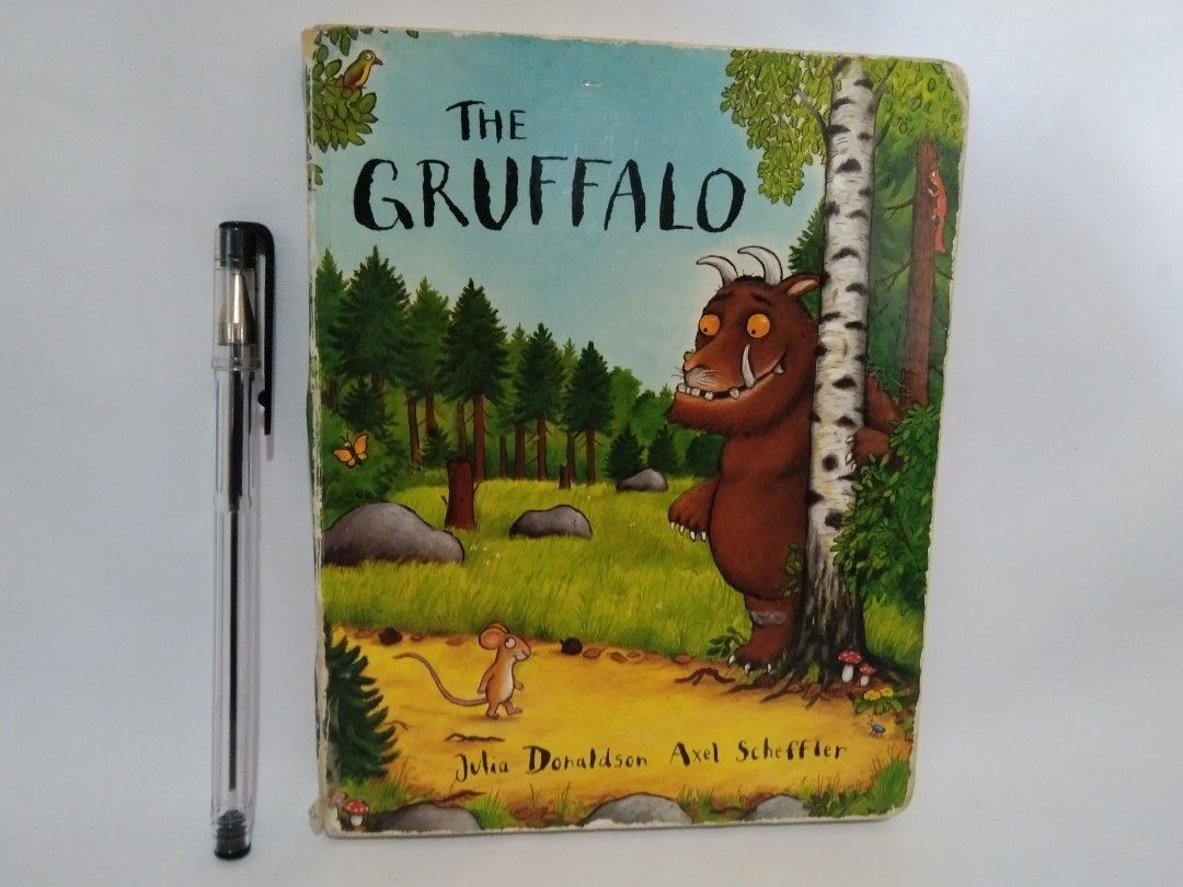 Julia Donaldson THE GRUFFALO (Category: Children's Books) located in Quezon City. Submitted by sky_bookstore (Listing ID 1300722998, Image 1). Description: Board Book Note: We sell pre-loved books. Some books may have minor flaws, such as shelf wear, creases and other common signs of usage. Location: Sauyo, QC.