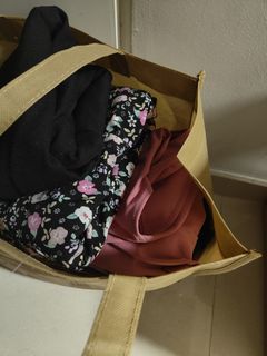 (Category: ) located in . Submitted by byimara (Listing ID 1300703250, Image 1). Description: .