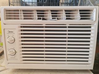 Midea 0.6hp Window Type Air Conditioner