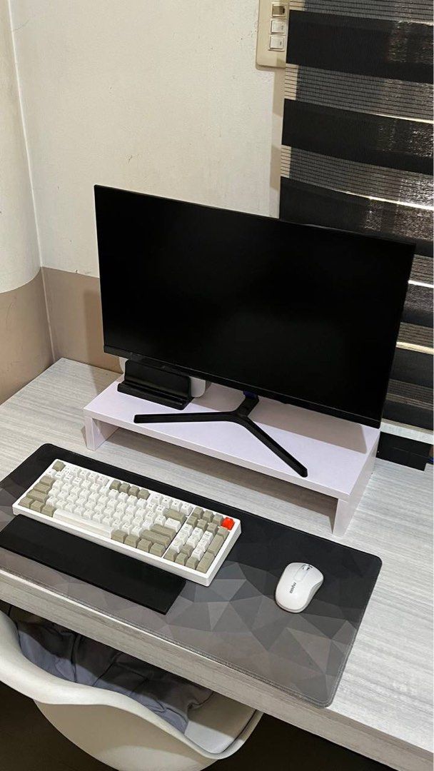 Monitor Riser (Category: Desktops) located in Cabuyao City. Submitted by bakedmacnkarne (Listing ID 1300690393, Image 3). Description: Small Monitor Riser by cahoiwoodworks Monitor riser by Cahoi Woodworks Color: Warm white Size: 53.5cm x 20cm x 10cm *computer peripherals not for sale Location: Las Piñas. Can do Cabuyao just dm para mapagusapan.