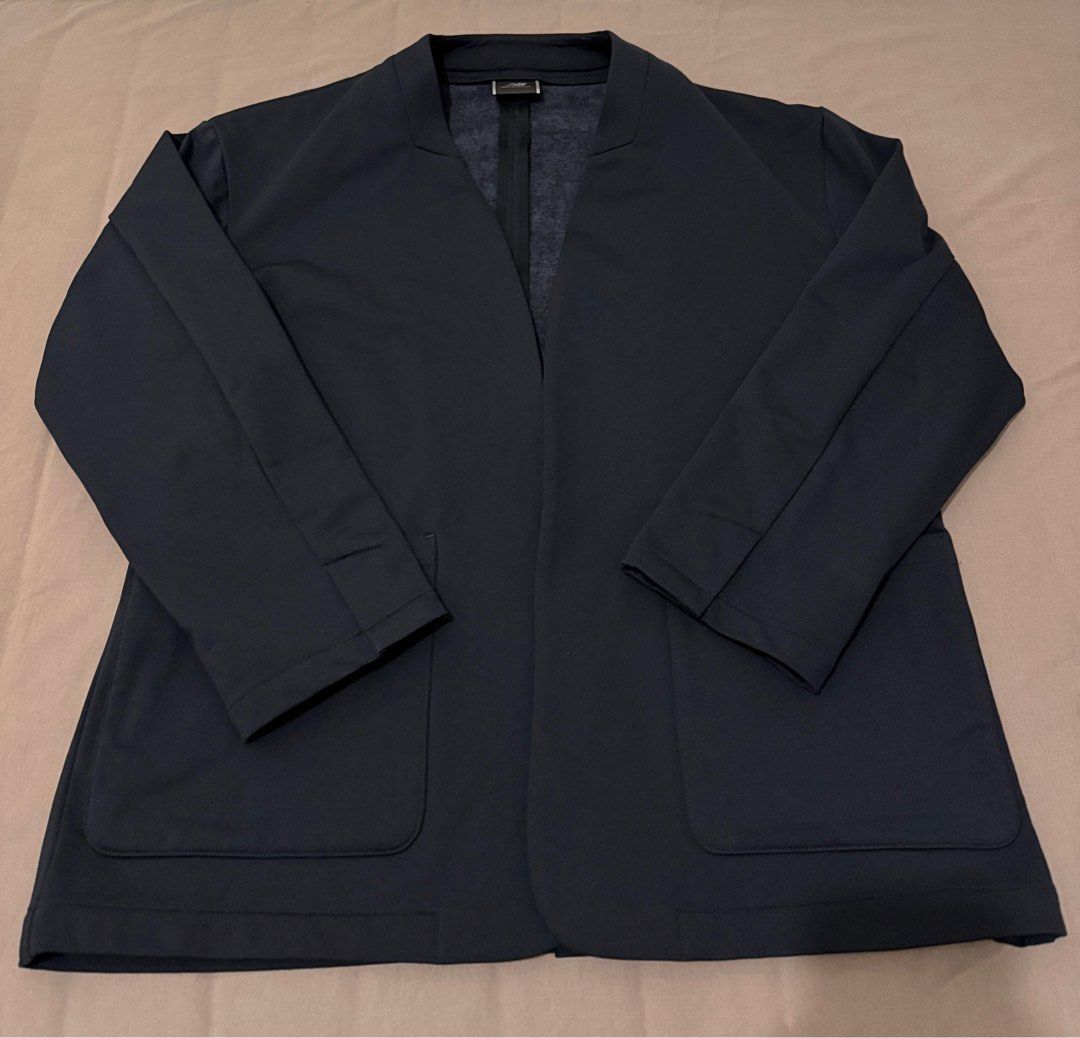 New Balance MET24 no collar jacket, 男裝, 外套及戶外衣服- Carousell
