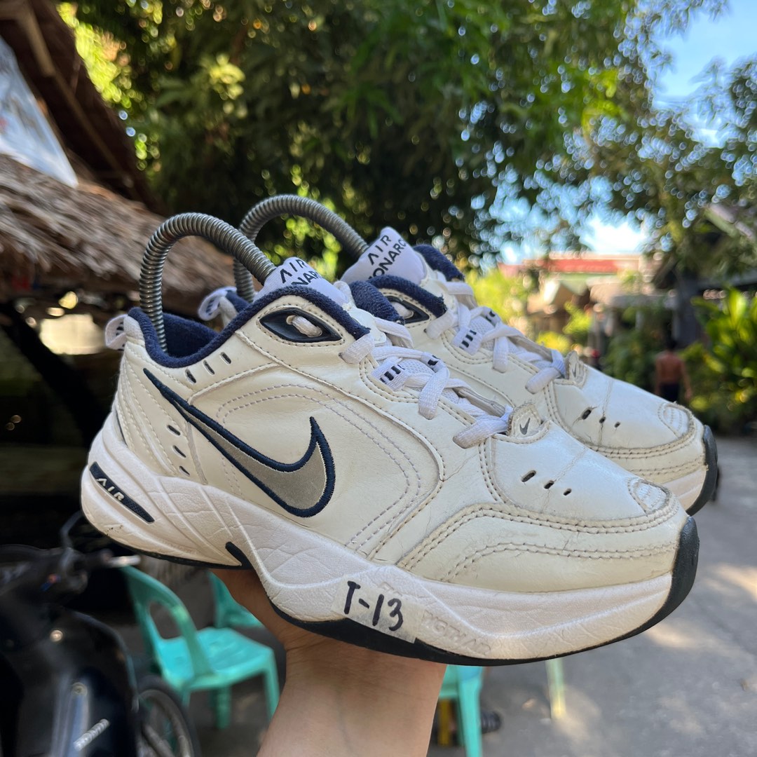 monarch nike womens