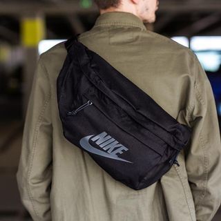 Nike Tech Black Hip Pack (10L) Waist Bag