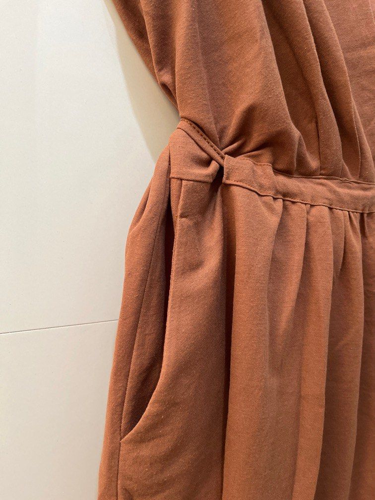 Overlap dress with pocket (Category: Dresses) located in Manila. Submitted by ar_things (Listing ID 1300680238, Image 2). Description: RFS: Extreme decluttering hence all items are at its lowest price. Condition of item is stated above. Please check all the photos for details. ☺️ .