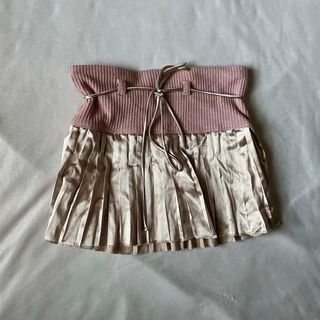 Pastel pink and light gold pleated skirt