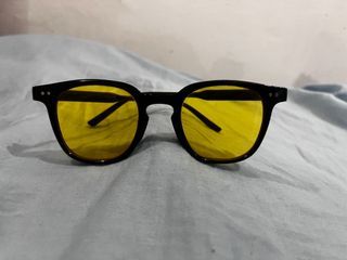 Preloved Cool Yellow Lenses Shades Sunglasses