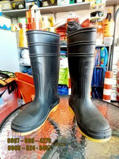 rain boots super tuff