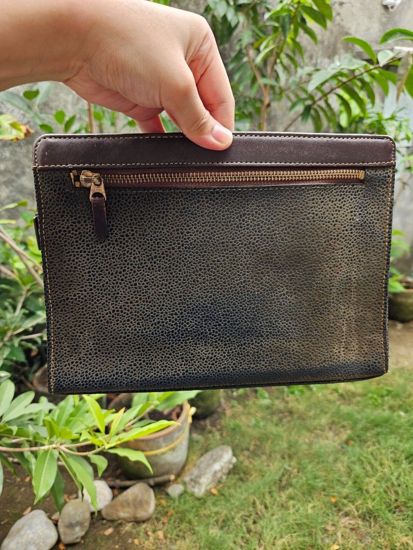 RARE‼️Stingray Daniel Hechter Wrist Bag (Category: Luxury Bags & Wallets) located in Iloilo. Submitted by floresse (Listing ID 1300749712, Image 3). Description: RARE DESIGN‼️ DANIEL HECHTER STINGRAY DESIGN WRIST BAG - Luxury Brand from Paris GUARRANTEED ORIGINAL FOR UNISEX Mode of Payment Gcash/BDO/Maya Shipping via J&T COP is available but buyer will shoulder the shipping fee "PAY FIRST BEFORE SHIPPING OF YOUR ITEM" LEGIT SELLER FROM ILOILO CIT