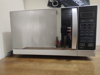 Sharp Microwave Oven SE (the model number is too long)