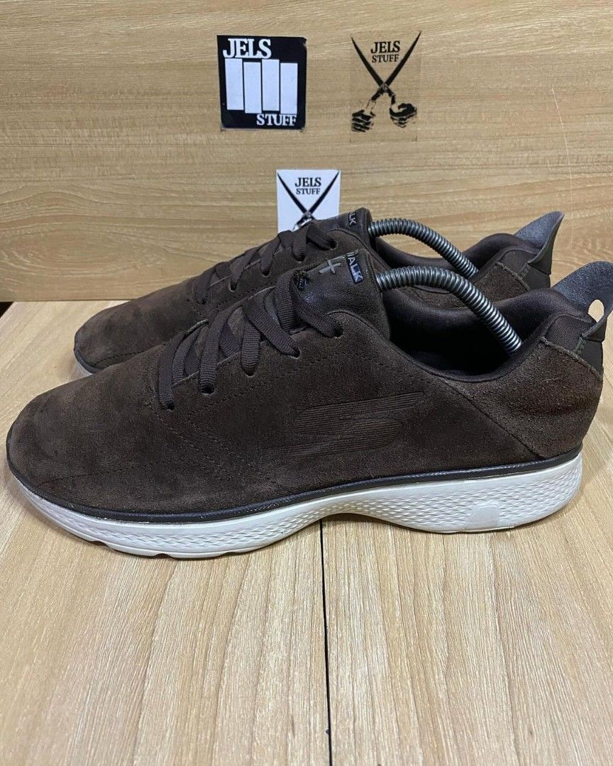 Skechers go walk 4 original Fesyen Pria Sepatu Sneakers di Carousell