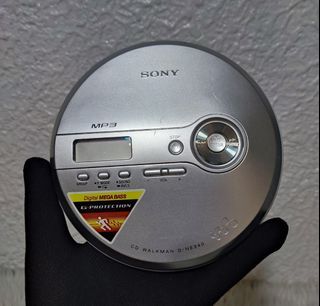 Sony CD Walkman D-NE240