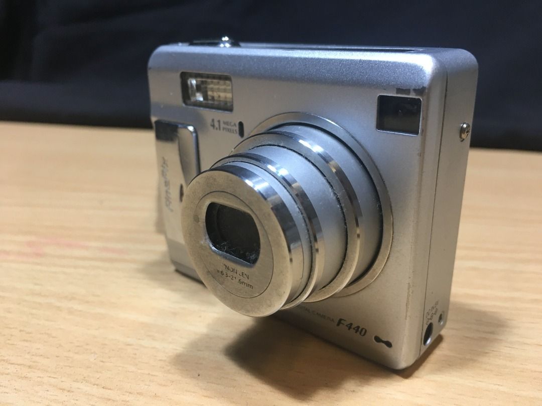 SPOILT] Fujifilm FinePix F440 Digital Camera, Photography, Cameras 
