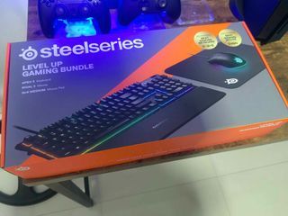 Steelseries RGB Illumination (Keyboard + Mouse pad) Level Up Gaming Bundle