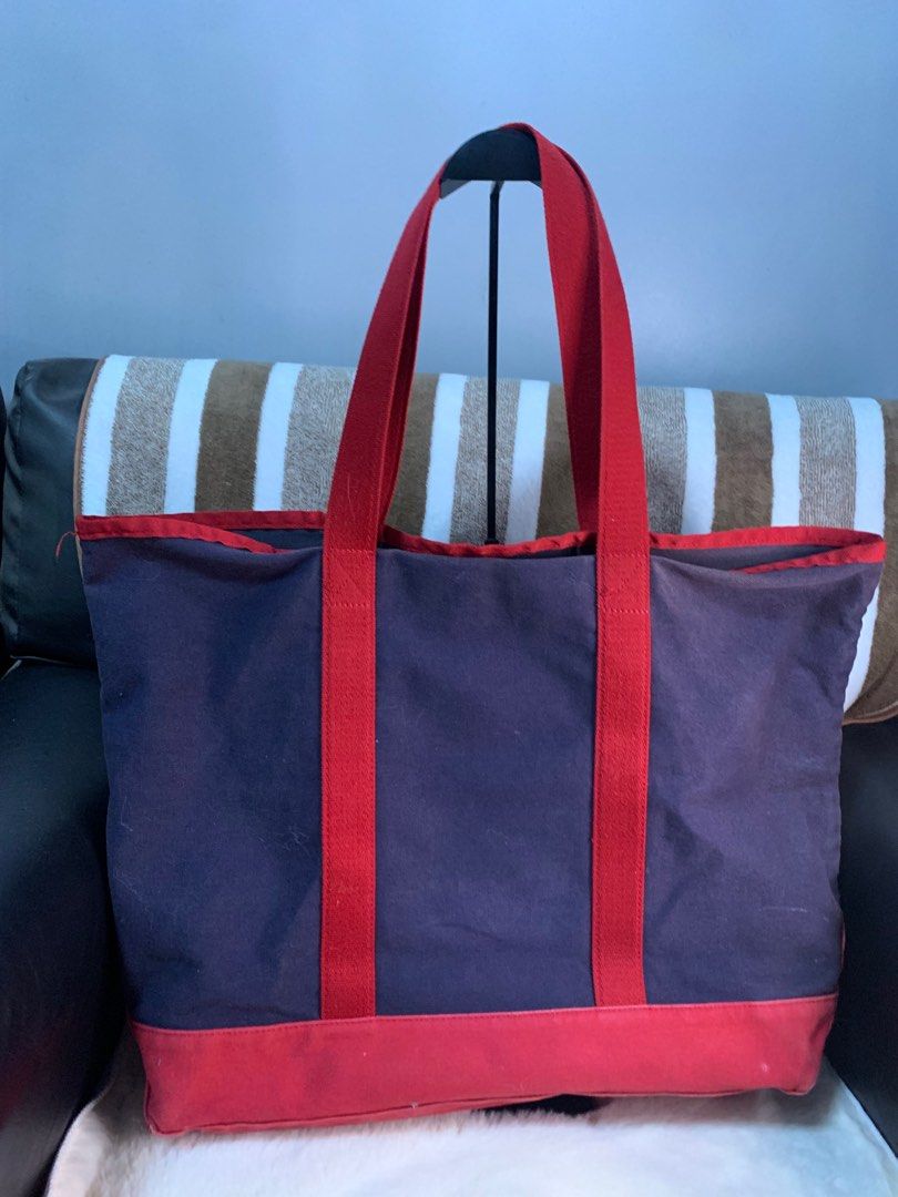 TH large canvas tote (Category: Luxury Bags & Wallets) located in Cabanatuan. Submitted by mjluxxejapan (Listing ID 1300761906, Image 2). Description: No lp pls.good condition.kasya laptop.makapal matibay.ganyan tlga style at color.may very ligjt n signs of use pero goods p tlga..