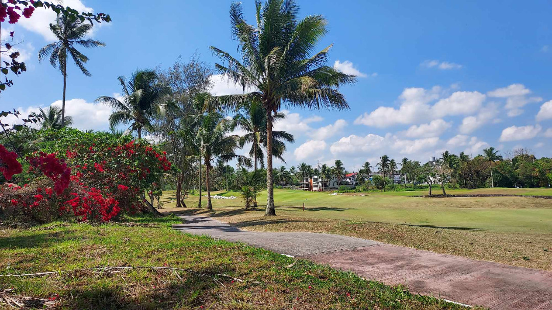 The Newly Listed Residential Lots for Sale in Riviera Golf and Country