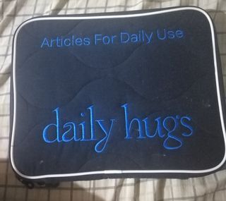 The tavern "daily hugs" wave design laptop liner bag