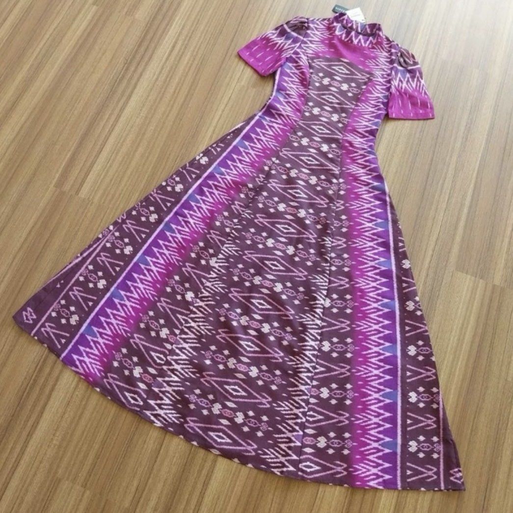 Tribal Aztec Thai Patterned Dress (Category: Dresses) located in Bulacan. Submitted by beesquit (Listing ID 1300709266, Image 1). Description: Once used for fitting only With pockets Size: M (refer to picture posted) Length: Ankle level (my height is 5’3”) Shipping: J&T, LBC, Lalamove Payment: Gcash, BDO Last price posted Make offer for sure buyer.