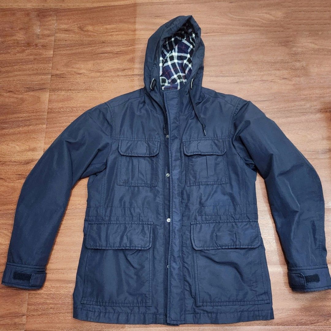 Uniqlo Mountain Parka Navy Blue Medium (Category: Coats, Jackets and Outerwear) located in Imus. Submitted by dapperdude (Listing ID 1300613196, Image 1). Description: FS Uniqlo Mountain Parka Color: Navy Blue In very good condition Good for office wear and preparation for the rainy season RFS: Decluterring since I am working from home. Slightly negotiable, just pm me Thanks!.