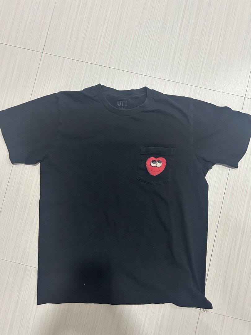 Uniqlo❌Kaws❌JapanTee first release (Category: Tshirts & Polo Shirts ) located in San Fernando. Submitted by vintageshp (Listing ID 1300650254, Image 1). Description: First release Uniqlo❌Kaws Nag fadw na ung print sa neck Pero in good condition Original 💯 Complete tags .