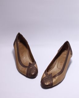 Vintage court shoes
