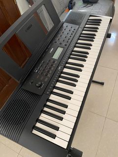 Yamaha PSR-E273 Keyboard with Stand and Music Stand