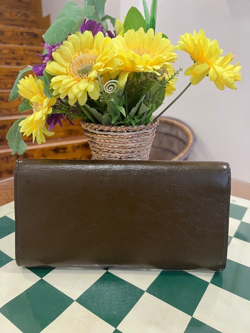 Ysl Clutch Bag (Category: Luxury Bags & Wallets) located in Tacloban City. Submitted by luxebagstorebyrgdc (Listing ID 1300621592, Image 1). Description: Rank AB 8.9/10 💯 Authentic Money Back Guarantee .