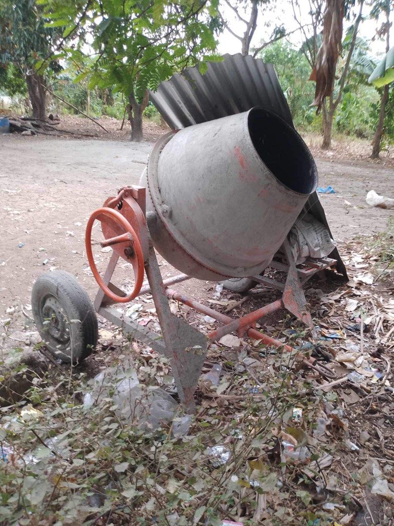 1 bagger mixer (Category: Construction Tools & Equipment) located in Malabon City. Submitted by leeymas00 (Listing ID 1296543949, Image 2). Description: Isang project lang pinag gamitan. Almost new Electric.