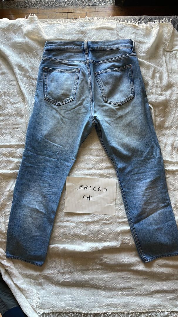 Arket Regular Cropped Jeans (Size 28) (Category: Jeans) located in Taguig. Submitted by jerickochi (Listing ID 1296505450, Image 3). Description: Purchased from Arket Website - Condition 8.0/10 Measurements: 31.50 inches > Waist 10.75 inches > Front Rise 15.00 inches > Back Rise 11.25 inches > Thigh 25.50 inches > Inseam 6.50 inches > Hem Width.
