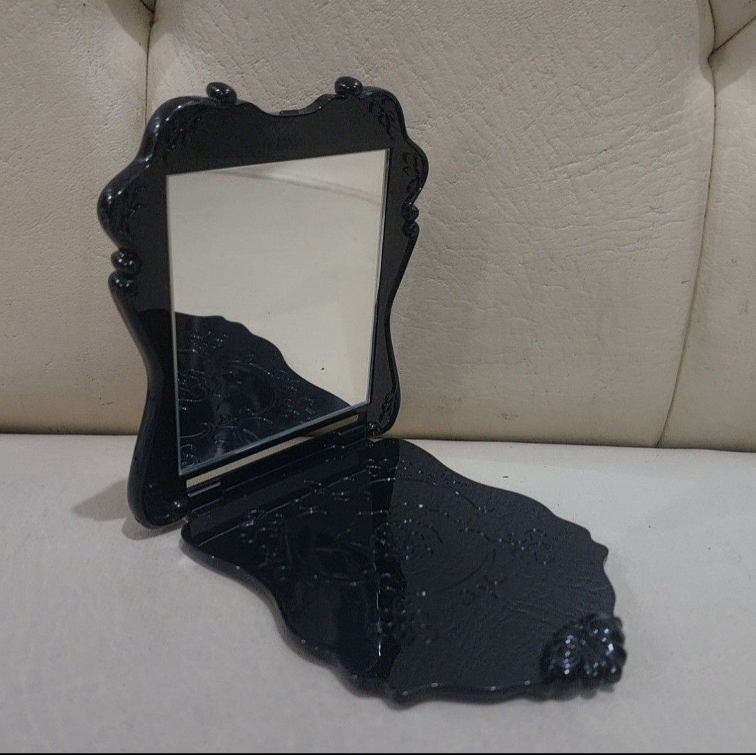 Authentic Anna Sui Compact Mirror (Category: Luxury Accessories) located in Binangonan. Submitted by makoleksyon (Listing ID 1296519254, Image 3). Description: brand new condition no flaws perfect Pang small bag 😊 bought in Japan 💯% Authentic Money back guarantee.