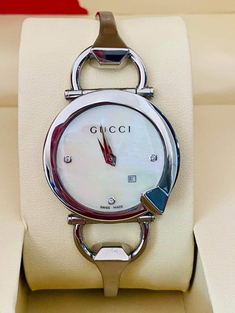 Authentic Gucci Chiodo 122.5 Mother Of Pearl 3P Diamond dial Watch for Women 35mm Case Size Big Face Sapphire Crystal Glass Mother of Pearl Dial