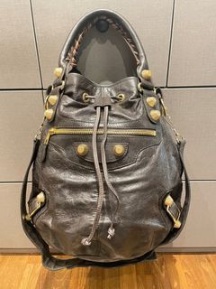 (Category: ) located in . Submitted by shop.with.stephy (Listing ID 1296547845, Image 1). Description: .