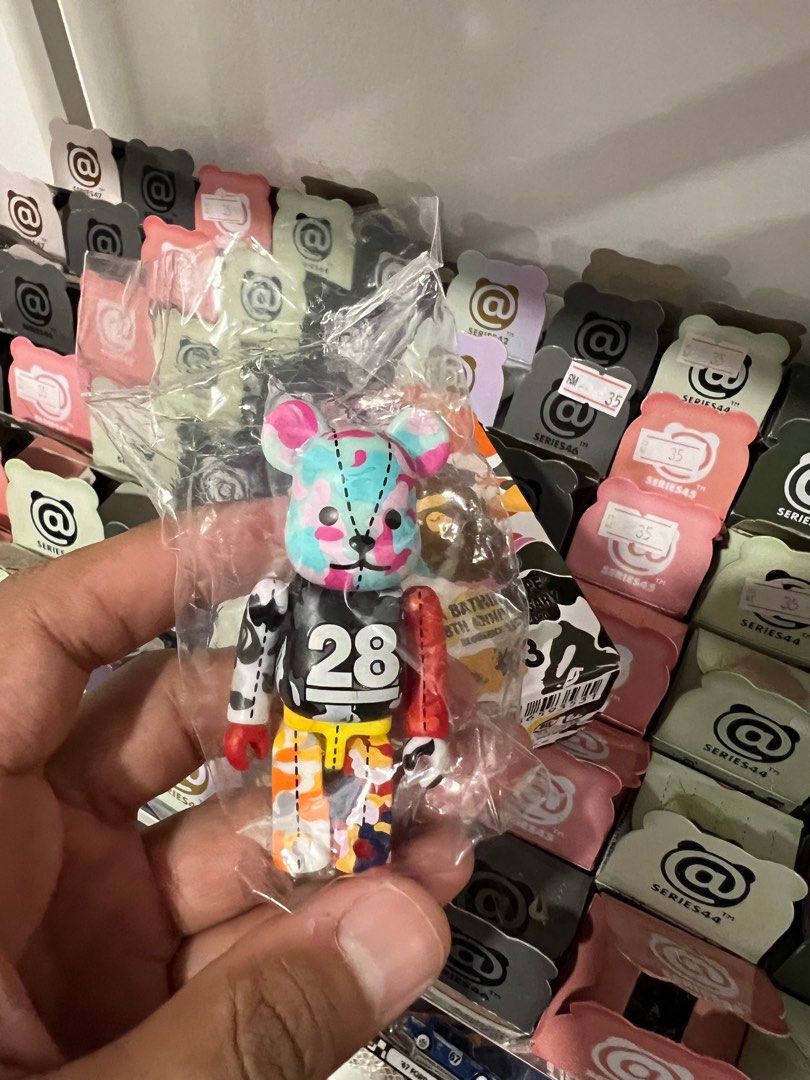 Be@rbrick: Bearbrick 100% Series 3 Secret Rare A Bathing Ape BAPE 