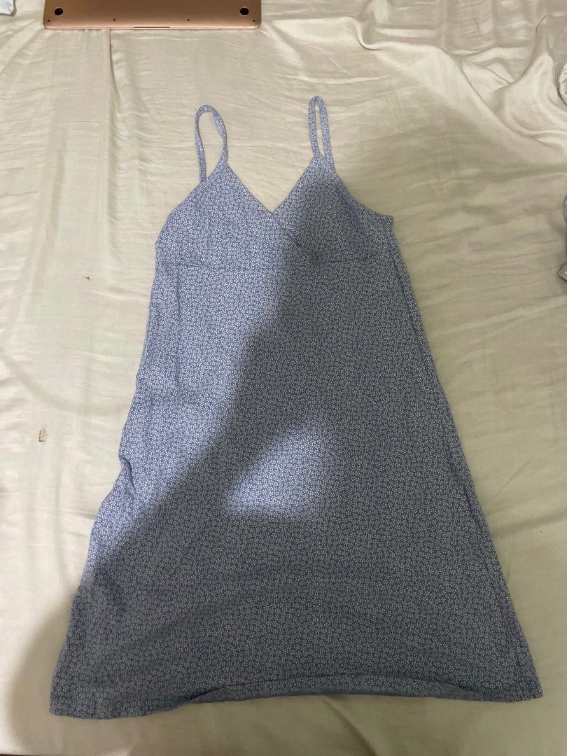 Brandy Melville Blue Floral Amara Dress, Women's Fashion, Dresses & Sets,  Dresses on Carousell