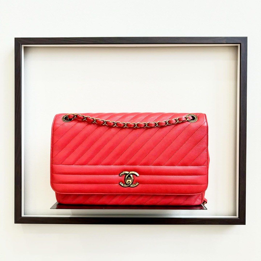 Chanel diagonal quilted flap bag outlet