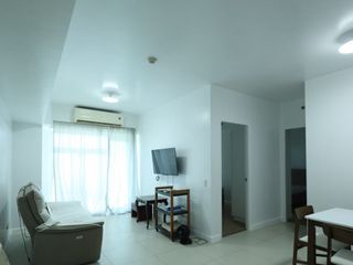 For Rent : 2BR Fully Furnished Unit in Two Serendra Red Oak | 0RoXix-MW