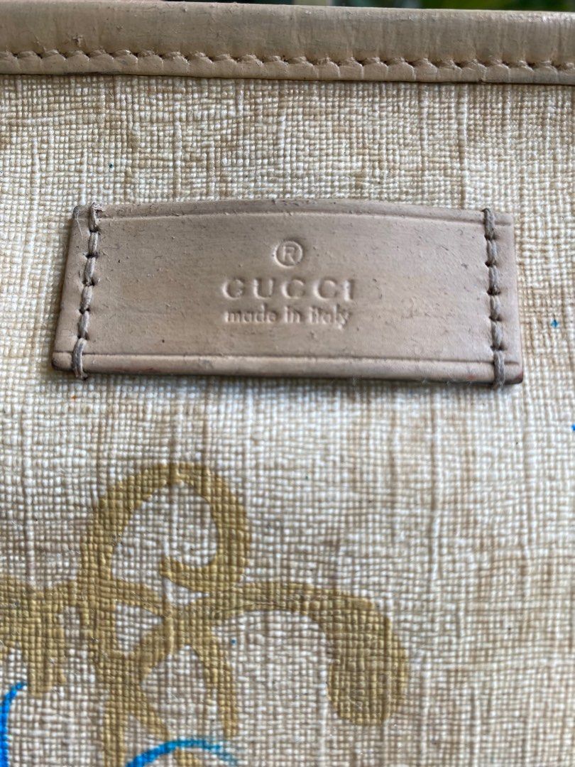 GUCCI Hand Painted Tote Bag (Category: Luxury Bags & Wallets) located in Baliuag. Submitted by nylinel (Listing ID 1296430596, Image 2). Description: 👜 GUCCI Hand Painted Tote Bag 🇮🇹 Project bag: hand painted by local artist 🦚 Design: Peacock 💼 Color: Light Brown ⛔️ Size: L- 18” x H- 13” 👛 Guaranteed authentic 💯 🎒 preloved - in good condition.