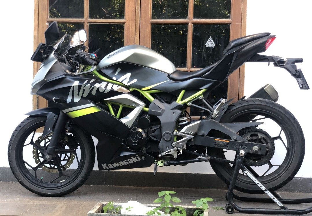 Kawasaki NINJA 250 SL 2019 MULUS harga barunya 40jutaan Motor di Carousell