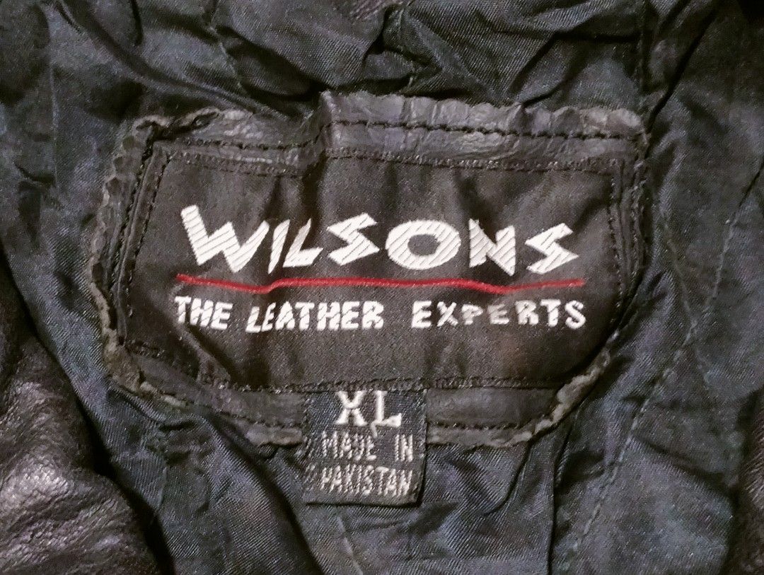 leather jacket (Category: Coats, Jackets and Outerwear) located in Calamba. Submitted by thriftingoverload (Listing ID 1296465074, Image 2). Description: plus shipping fee may kalawang na mga snapbutton.