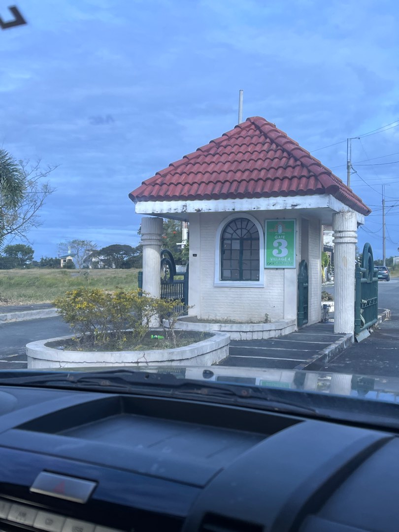 (Category: ) located in . Submitted by bigbrr (Listing ID 1296476160, Image 1). Description: .