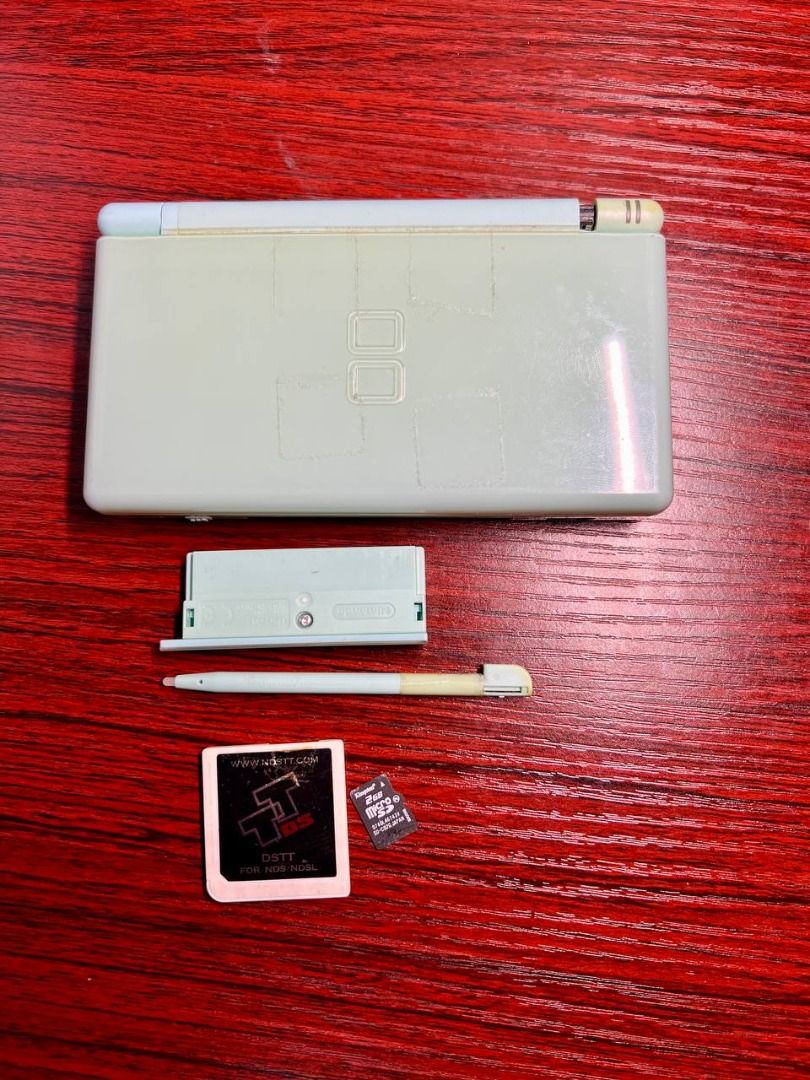 Nintendo DS Lite Light green Variant, Video Gaming, Video Game Consoles ...