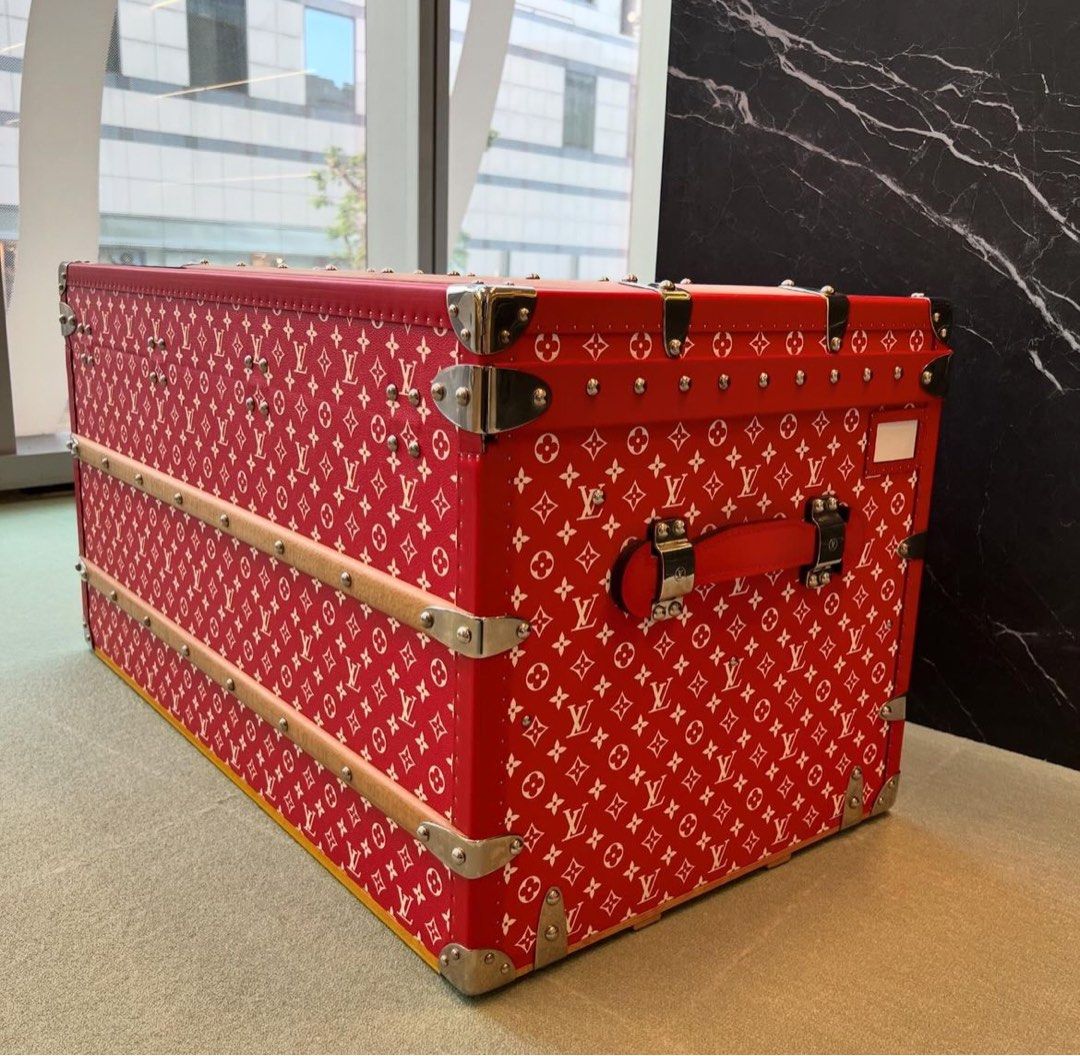 Louis vuitton supreme chest outlet